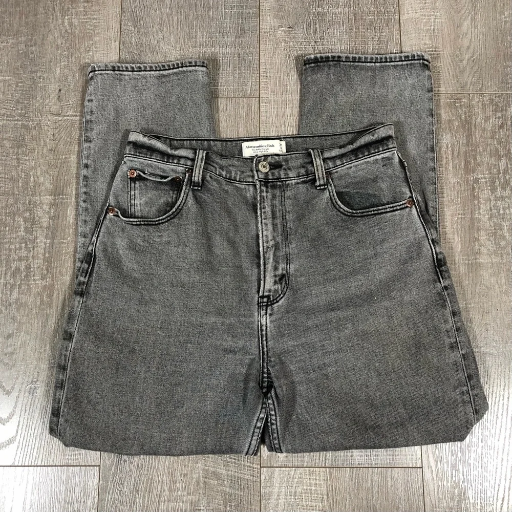Abercrombie & Fitch Women’s The Ankle Straight Ultra High Rise Jeans Size 27/4
